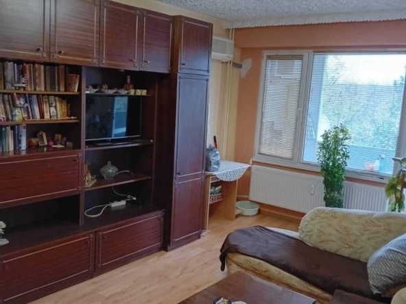 Двустаен апартамент в Плевен, Сторгозия - 60 кв.м за 1250 €/кв.м - Снимка #1