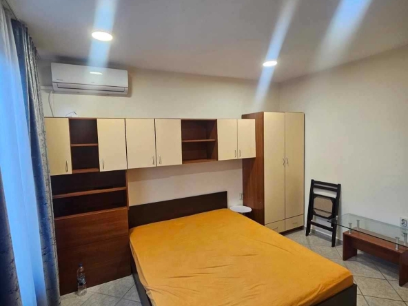 Дава се под наем Двустаен апартамент в Бургас, Възраждане - 65 кв.м за 306 € - Снимка #1