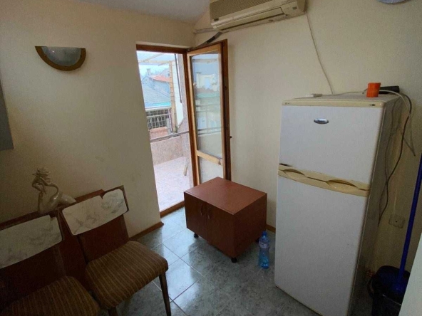 Дава се под наем Едностаен апартамент в Бургас, Център - 19 кв.м за 150 € - Снимка #1