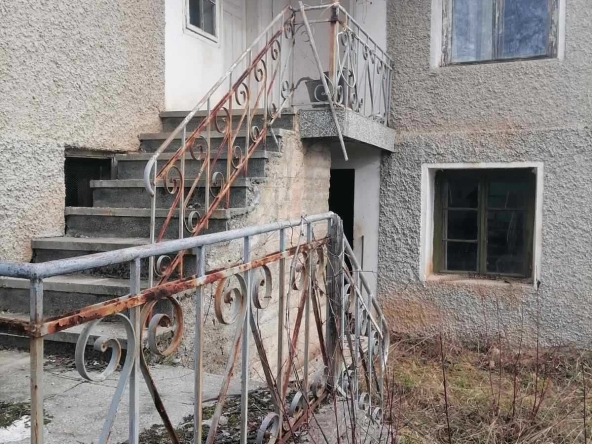 Къща в Брезник - 60 кв.м за 680 €/кв.м - Снимка #1