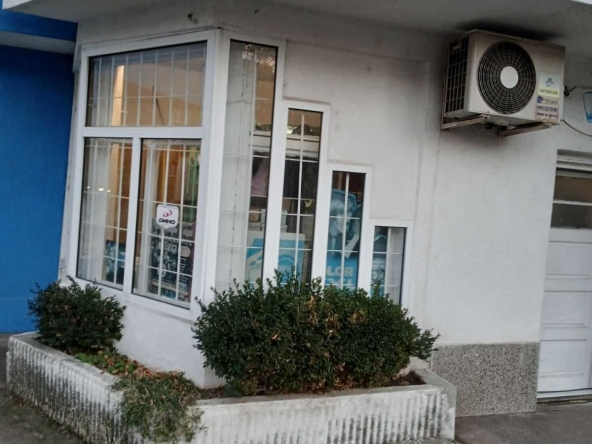 Дава се под наем Магазин в Сливен, Клуцохор - 31 кв.м за 204 € - Снимка #1