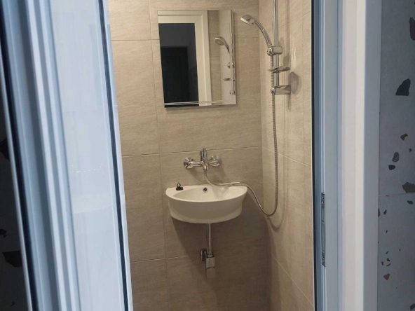 Дава се под наем Заведение в Поморие - 36 кв.м за 1100 € - Снимка #1