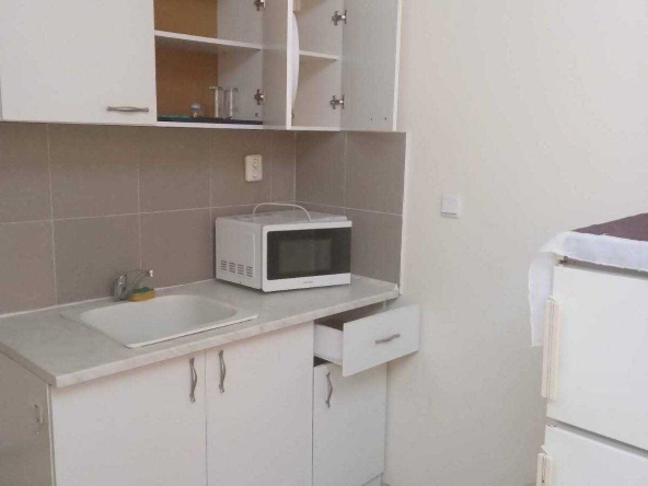 Дава се под наем Двустаен апартамент в Бургас, Победа - 55 кв.м за 127.5 € - Снимка #1