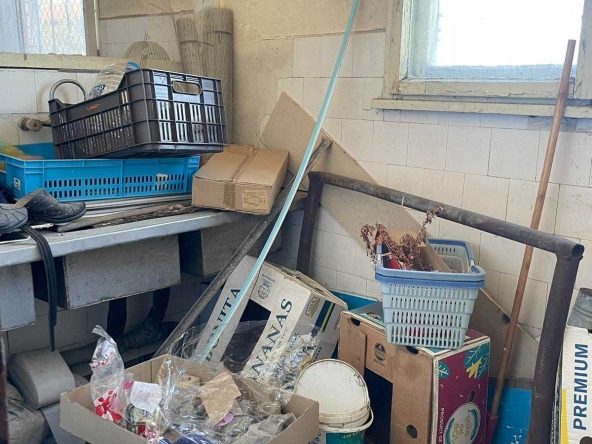 Магазин в Първомай - 345 кв.м за 237 €/кв.м - Снимка #1