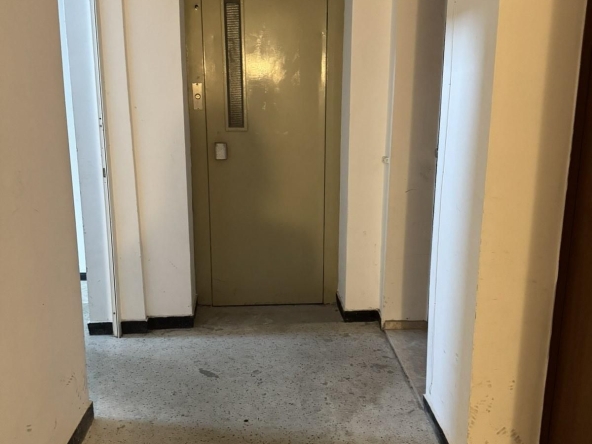 Едностаен апартамент в Бургас, Лазур - 35 кв.м за 1943 €/кв.м - Снимка #1