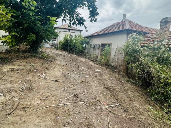 Къща в Бургас, Горно Езерово - 70 кв.м за 1429 €/кв.м - Снимка #1