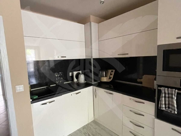 Дава се под наем Двустаен апартамент в Варна, Окръжна болница - 80 кв.м за 700 € - Снимка #1