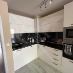 Дава се под наем Двустаен апартамент в Варна, Окръжна болница - 80 кв.м за 700 € - Снимка #1