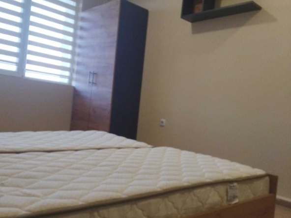 Дава се под наем Тристаен апартамент в Велико Търново, Бузлуджа - 60 кв.м за 290.7 € - Снимка #1