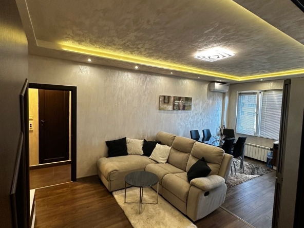 Дава се под наем Четиристаен апартамент в София, Борово - 90 кв.м за 900 € - Снимка #1