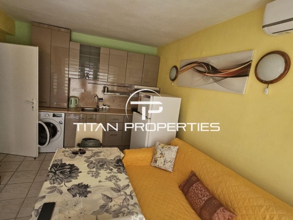 Дава се под наем Четиристаен апартамент в Бургас, Център - 72 кв.м за 510 € - Снимка #1