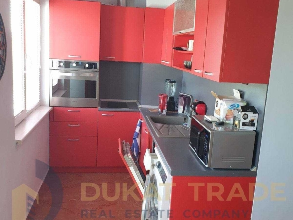 Дава се под наем Тристаен апартамент в Варна, Трошево - 80 кв.м за 612 € - Снимка #1