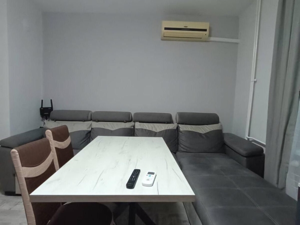 Дава се под наем Двустаен апартамент в Бургас, Славейков - 52 кв.м за 408 € - Снимка #1