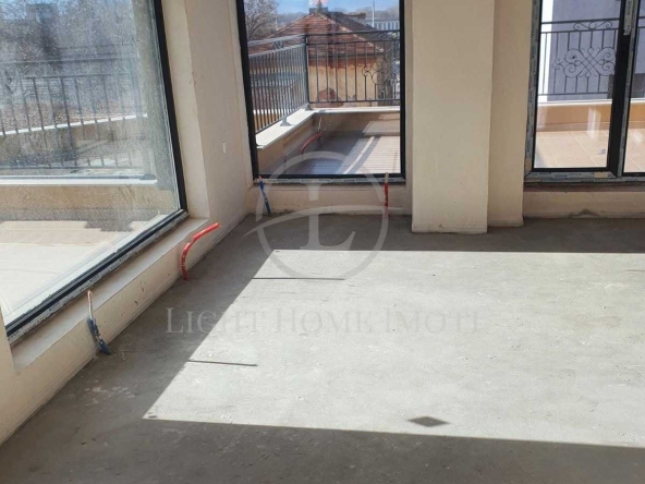 Двустаен апартамент в Пловдив, Кършияка - 108 кв.м за 1500 €/кв.м - Снимка #1