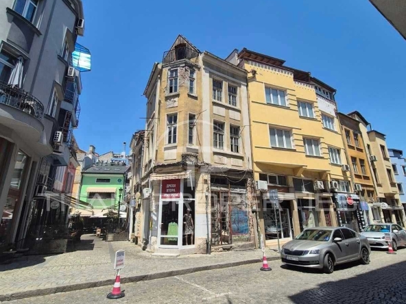 Къща в Пловдив, Център - 150 кв.м за 2200 €/кв.м - Снимка #1