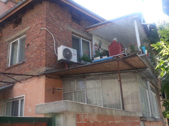 Тристаен апартамент в Пловдив, Гагарин - 80 кв.м за 1938 €/кв.м - Снимка #1