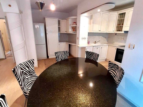 Дава се под наем Многостаен апартамент в Бургас, Център - 135 кв.м за 550 € - Снимка #1