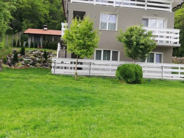 Къща в с. Филиповци, Област Перник - 170 кв.м за 1089 €/кв.м - Снимка #1