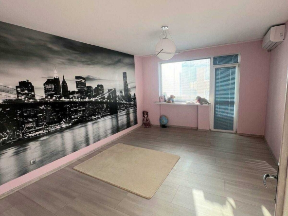 Четиристаен апартамент в Търговище, Център - 105 кв.м за 1477 €/кв.м - Снимка #1