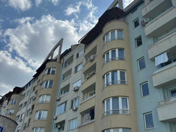 Дава се под наем Двустаен апартамент в София, Мусагеница - 65 кв.м за 612 € - Снимка #1