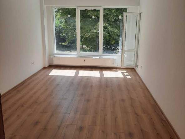 Тристаен апартамент в София, Люлин 6 - 90 кв.м за 1112 €/кв.м - Снимка #1