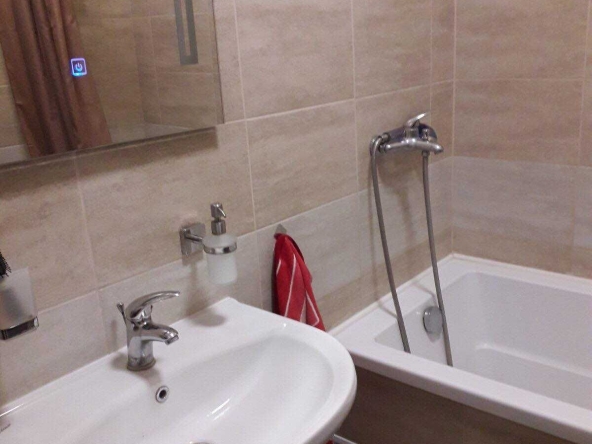 Дава се под наем Тристаен апартамент в Бургас, Зорница - 70 кв.м за 325 € - Снимка #1