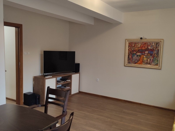 Дава се под наем Тристаен апартамент в Пазарджик, Окръжна болница - 94 кв.м за 357 € - Снимка #1