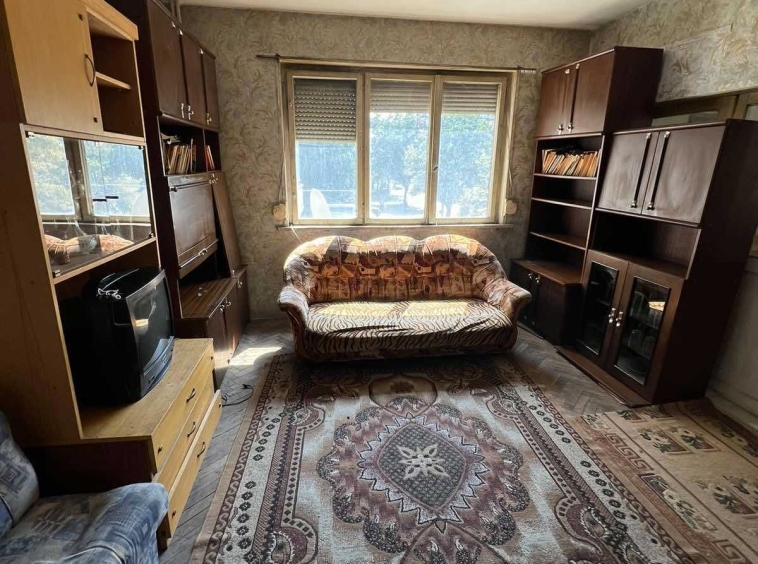 Тристаен апартамент в Казанлък - 85 кв.м за 924 €/кв.м - Снимка #1