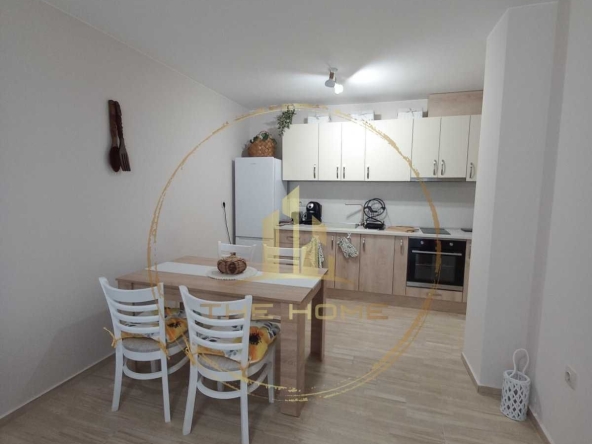 Дава се под наем Тристаен апартамент в Варна, Колхозен пазар - 86 кв.м за 625 € - Снимка #1