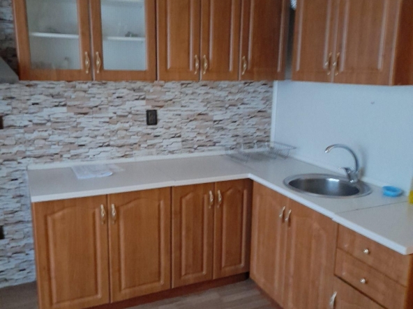 Дава се под наем Двустаен апартамент в Бургас, Славейков - 65 кв.м за 306 € - Снимка #1