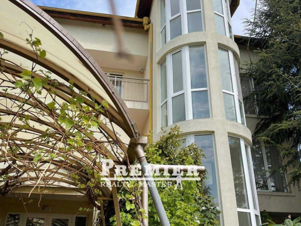 Къща в с. Лъка, Област Бургас - 550 кв.м за 764 €/кв.м - Снимка #1