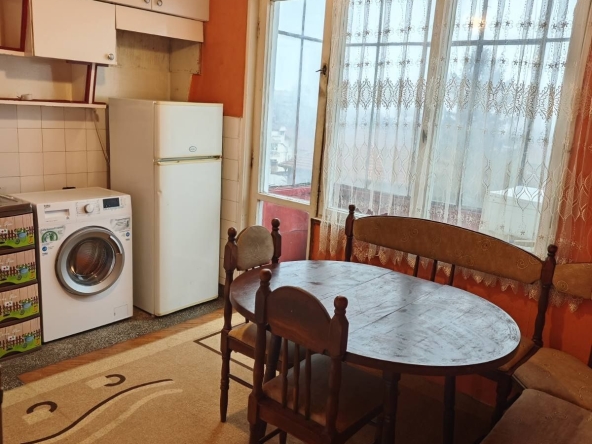 Дава се под наем Двустаен апартамент в Враца, Център - 68 кв.м за 255 € - Снимка #1