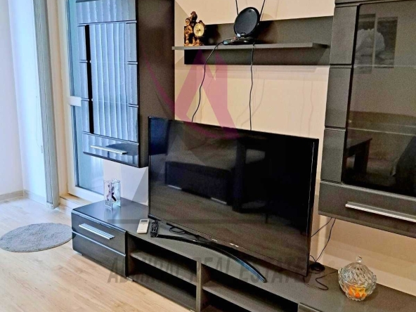 Дава се под наем Тристаен апартамент в Варна, Победа - 90 кв.м за 700 € - Снимка #1