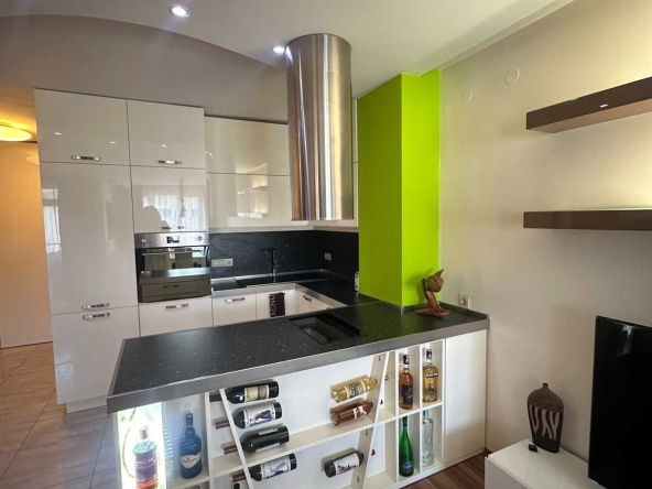 Дава се под наем Тристаен апартамент в София, Дървеница - 75 кв.м за 408 € - Снимка #1