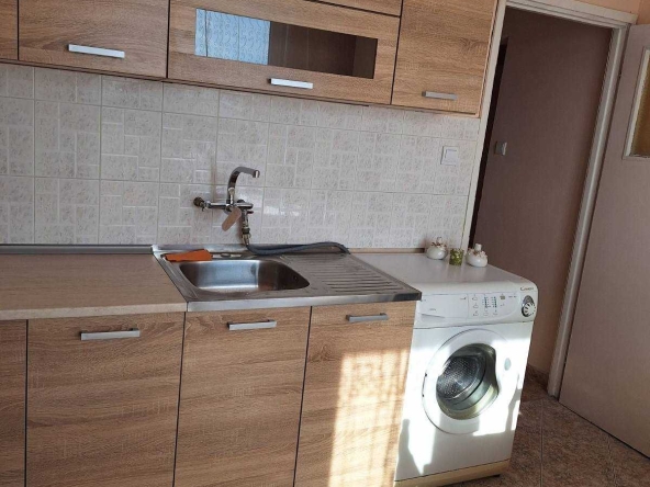 Дава се под наем Двустаен апартамент в Бургас, Възраждане - 65 кв.м за 350 € - Снимка #1