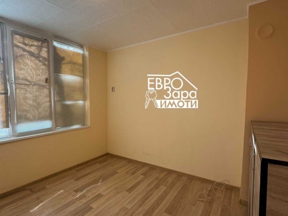 Дава се под наем Офис в Стара Загора, Ремиза - 100 кв.м за 357 € - Снимка #1