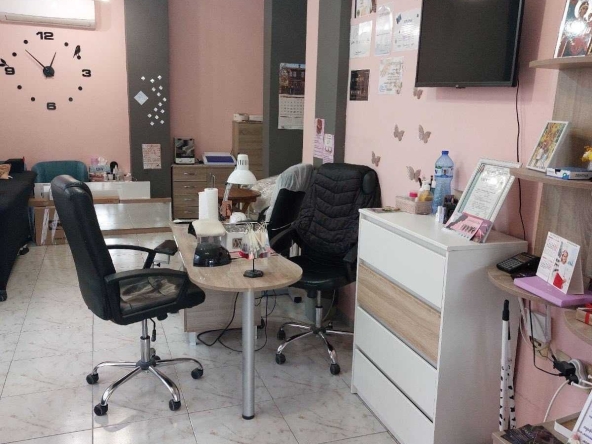 Дава се под наем Офис в Бургас, Меден рудник - зона А - 40 кв.м за 200 € - Снимка #1