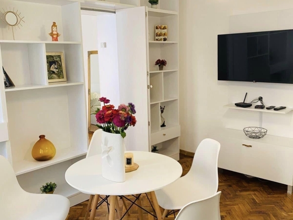 Дава се под наем Двустаен апартамент в Варна, Център - 44 кв.м за 550 € - Снимка #1