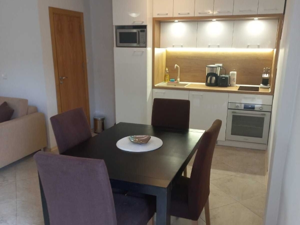 Дава се под наем Двустаен апартамент в Свети Влас - 75 кв.м за 204 € - Снимка #1