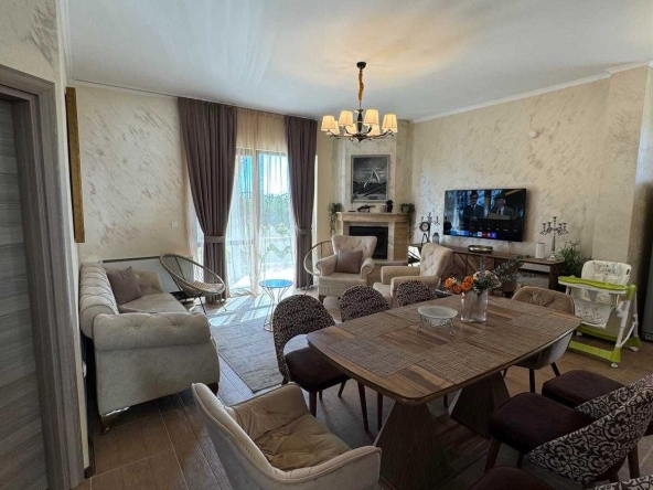 Дава се под наем Къща в Свети Влас - 200 кв.м за 13000 € - Снимка #1