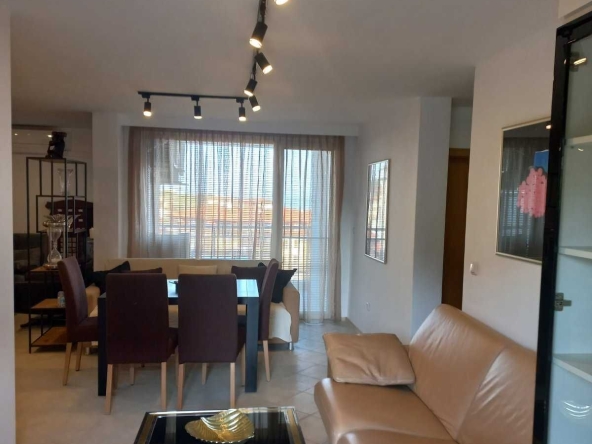 Дава се под наем Тристаен апартамент в Свети Влас - 128 кв.м за 306 € - Снимка #1