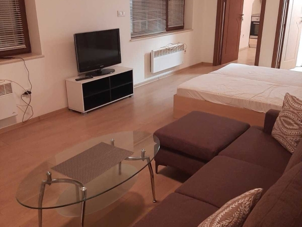 Дава се под наем Едностаен апартамент в Асеновград - 50 кв.м за 255 € - Снимка #1