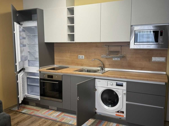 Дава се под наем Двустаен апартамент в Бургас, Славейков - 80 кв.м за 600 € - Снимка #1