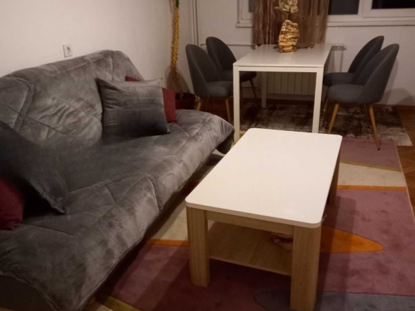 Дава се под наем Тристаен апартамент в София, Център - 98 кв.м за 750 € - Снимка #1