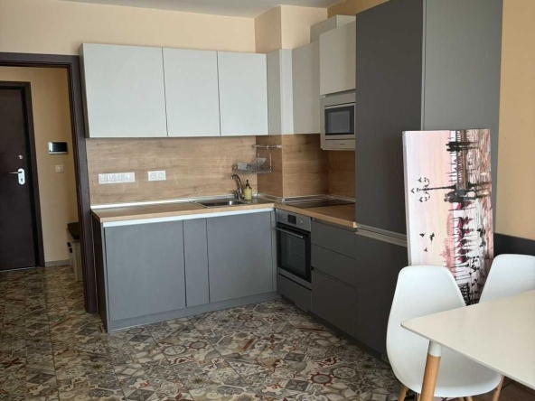 Дава се под наем Двустаен апартамент в Бургас, Славейков - 61 кв.м за 600 € - Снимка #1