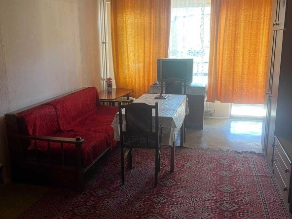 Дава се под наем Двустаен апартамент в Бургас, Славейков - 57 кв.м за 114.75 € - Снимка #1