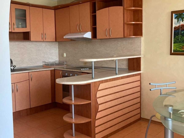 Дава се под наем Тристаен апартамент в Свети Влас - 98 кв.м за 325 € - Снимка #1