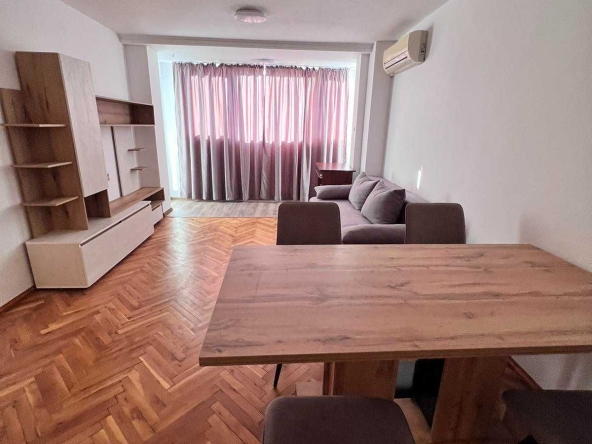 Дава се под наем Двустаен апартамент в Бургас, Лазур - 60 кв.м за 204 € - Снимка #1