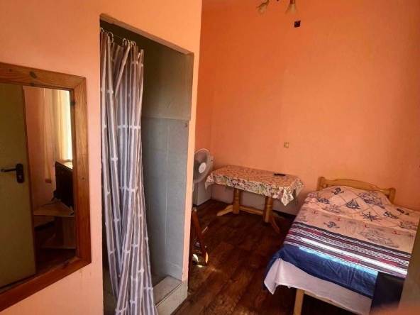 Дава се под наем Едностаен апартамент в Бургас, Център - 22 кв.м за 175 € - Снимка #1