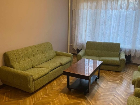 Дава се под наем Тристаен апартамент в София, Люлин 9 - 90 кв.м за 650 € - Снимка #1